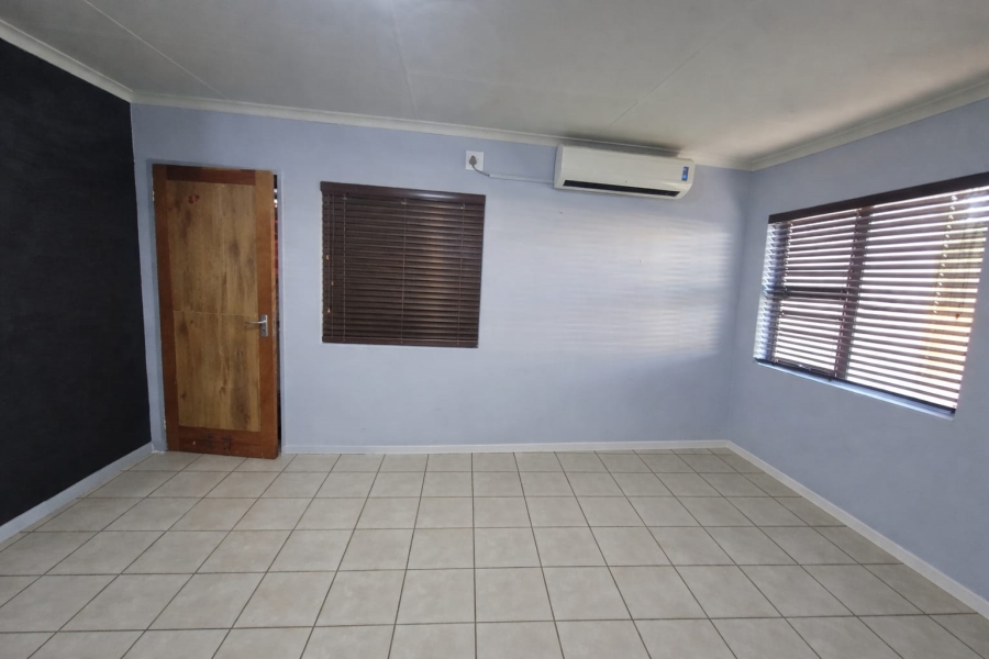 2 Bedroom Property for Sale in Kathu Northern Cape